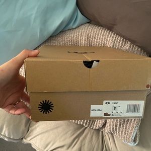 Size 8 Chestnut Uggs